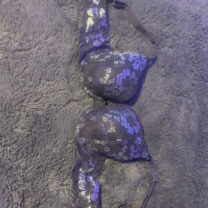 Victoria Secrent underwire purple lace bra